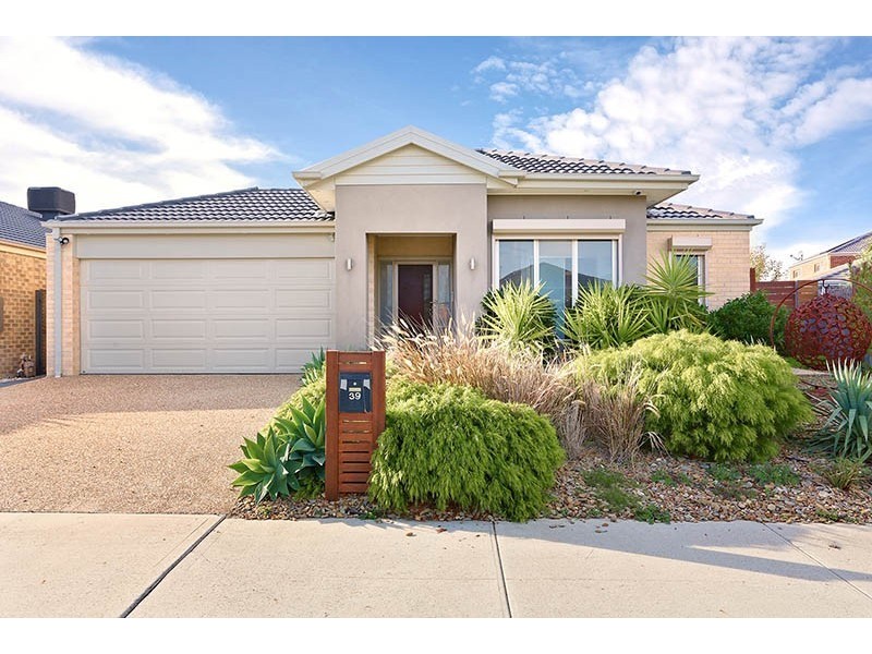39 Sandarra Boulevard, Sandhurst VIC 3977