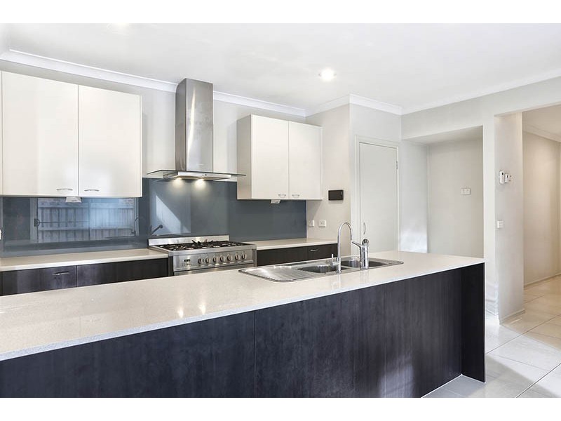 39 Sandarra Boulevard, Sandhurst VIC 3977