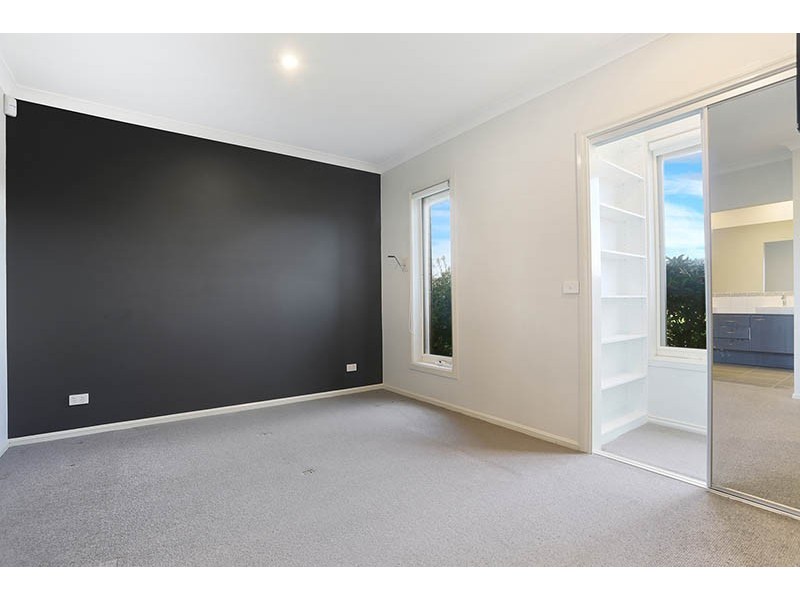 39 Sandarra Boulevard, Sandhurst VIC 3977
