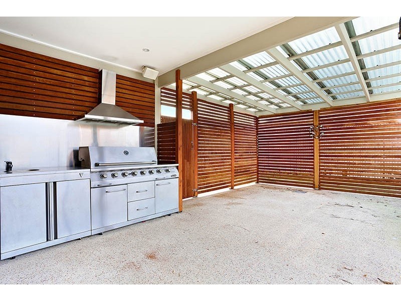 39 Sandarra Boulevard, Sandhurst VIC 3977