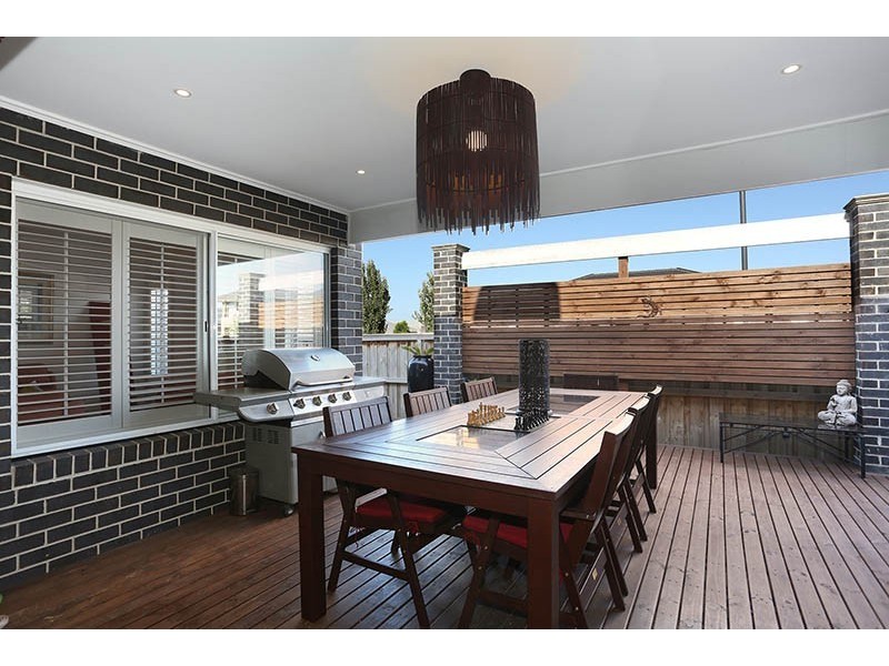 23 Sandarra Boulevard, Sandhurst VIC 3977