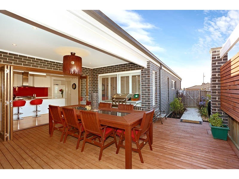 23 Sandarra Boulevard, Sandhurst VIC 3977