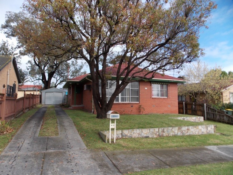 42 Brunning Crescent, Frankston North VIC 3200