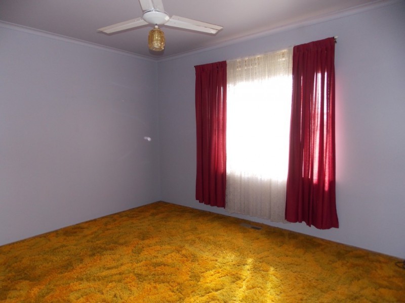 42 Brunning Crescent, Frankston North VIC 3200