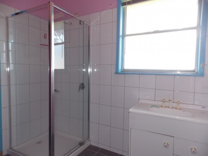 42 Brunning Crescent, Frankston North VIC 3200