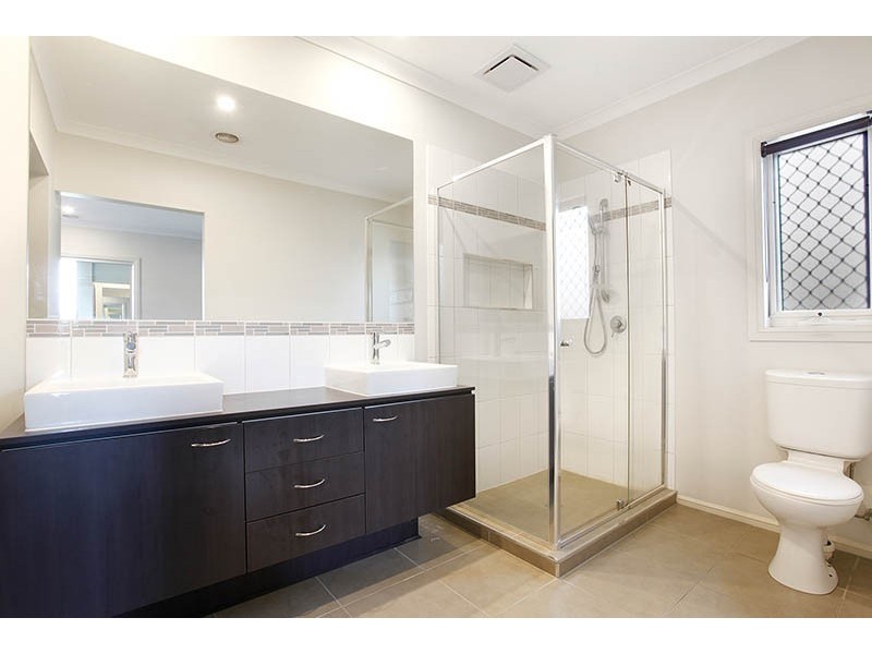 39 Sandarra Boulevard, Sandhurst VIC 3977