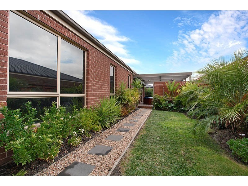 62 Sandarra Boulevard, Sandhurst VIC 3977