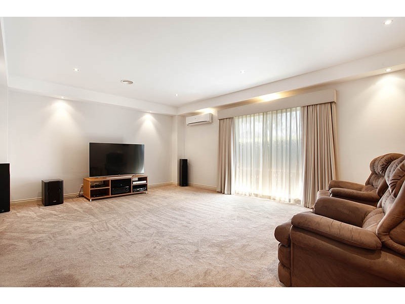 28 Whitewater Court, Sandhurst VIC 3977