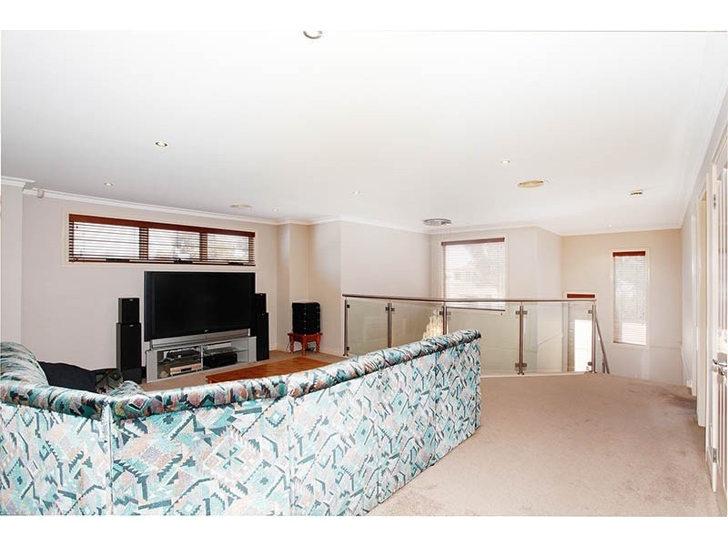 28 Whitewater Court, Sandhurst VIC 3977