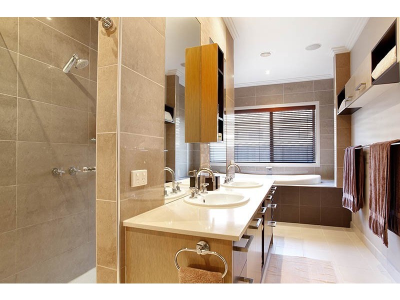 28 Whitewater Court, Sandhurst VIC 3977