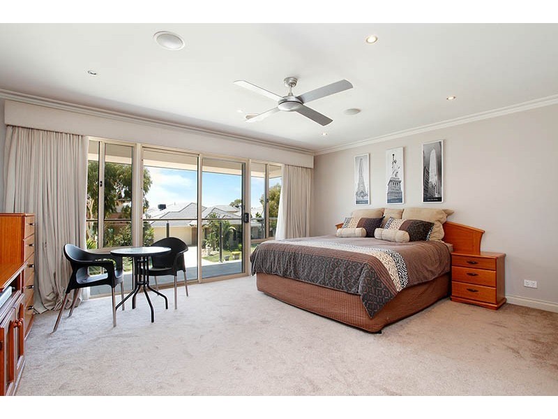 28 Whitewater Court, Sandhurst VIC 3977