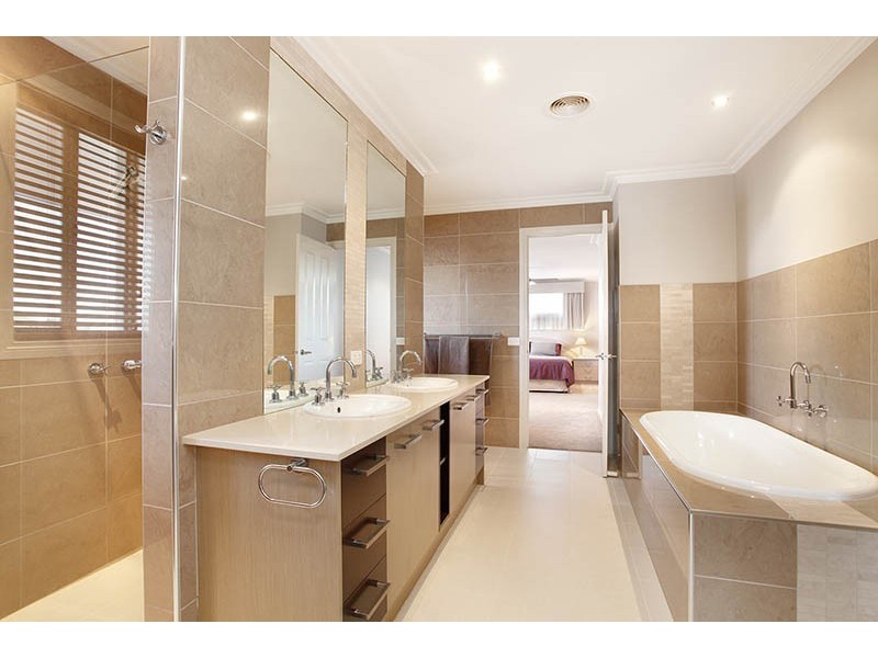 28 Whitewater Court, Sandhurst VIC 3977