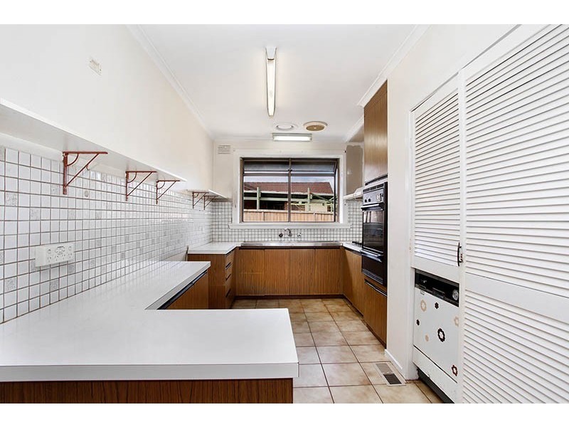 2 Panorama Drive, Forest Hill VIC 3131