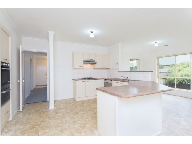 16 Creighton Way, Mornington VIC 3931