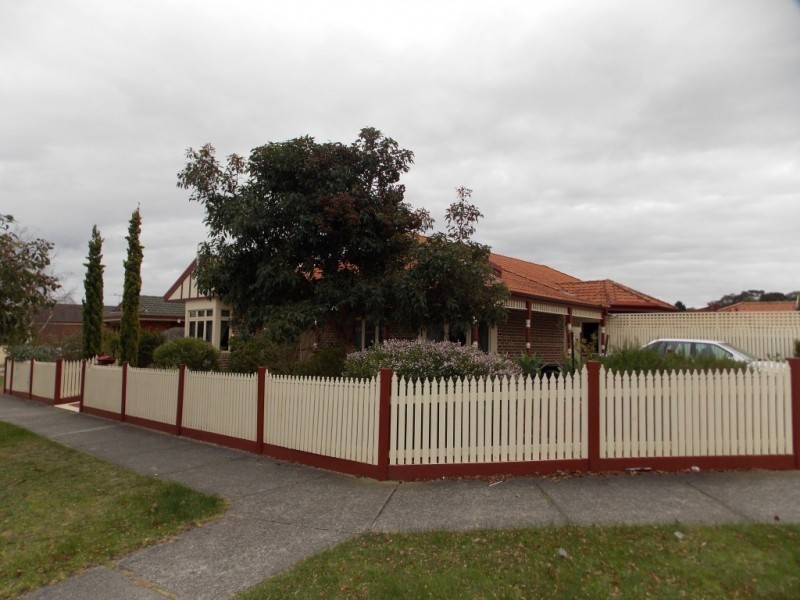2 Huntingtower Crescent, Langwarrin VIC 3910