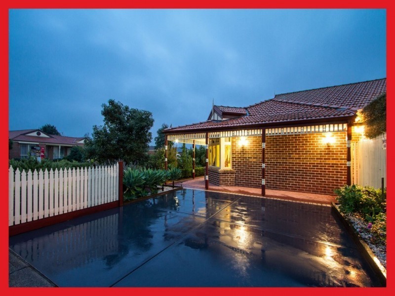 2 Huntingtower Crescent, Langwarrin VIC 3910