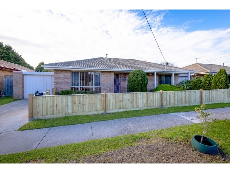 16 Downs Road, Seaford VIC 3198