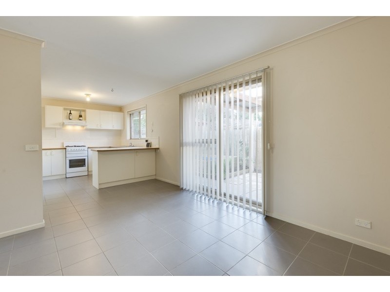 16 Downs Road, Seaford VIC 3198