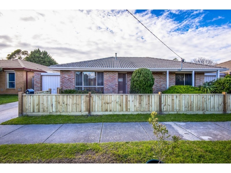 16 Downs Road, Seaford VIC 3198