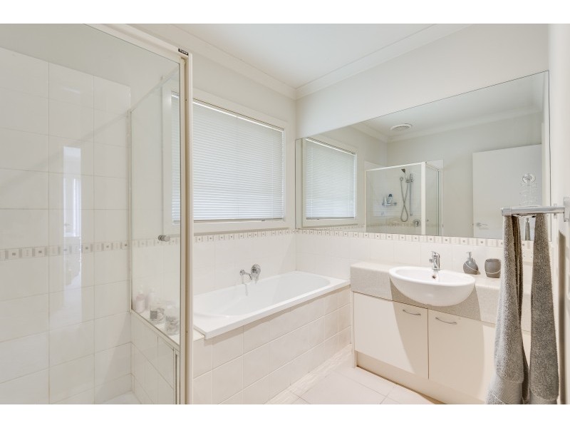 8/75 Clifton Park Drive, Carrum Downs VIC 3201