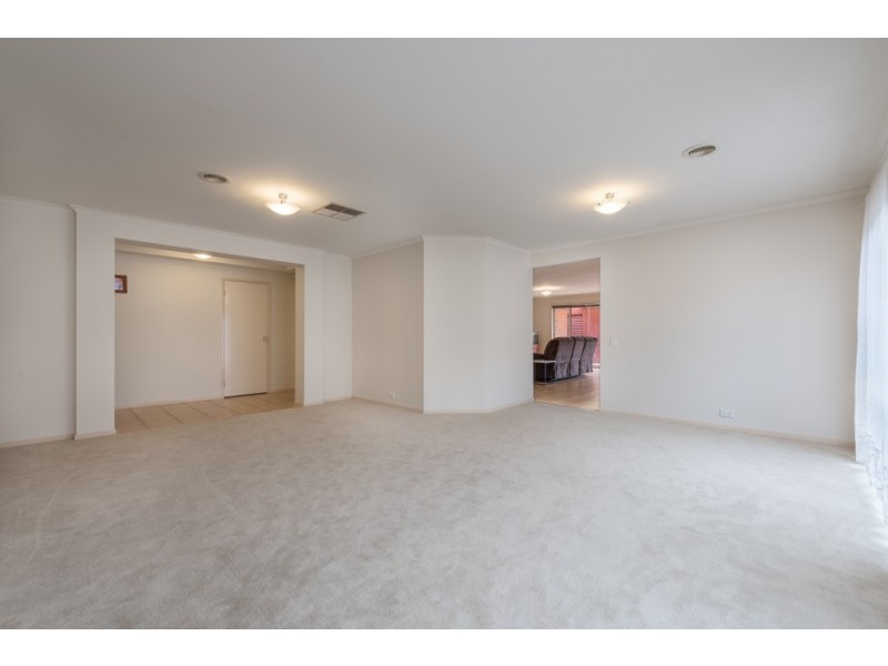 1 Ashbrook Way, Cranbourne West VIC 3977