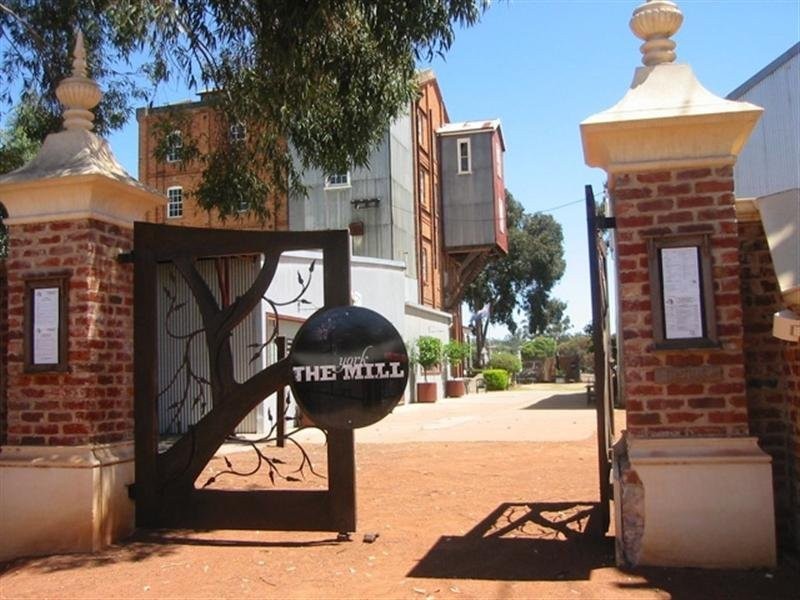 10 Henrietta Street, York WA 6302