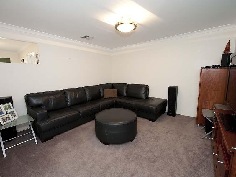 9 Longview Way, The Vines WA 6069