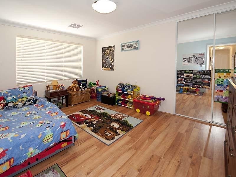 9 Longview Way, The Vines WA 6069