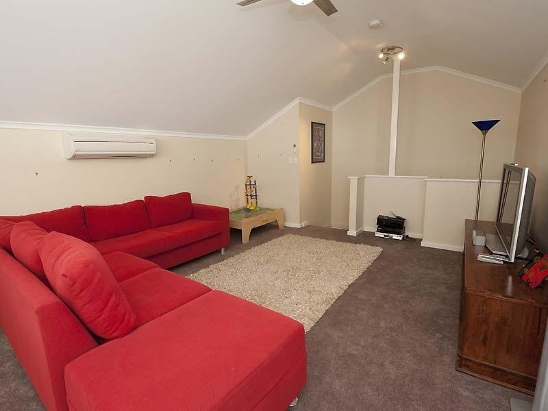 9 Longview Way, The Vines WA 6069