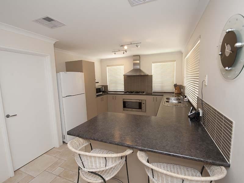 9 Longview Way, The Vines WA 6069