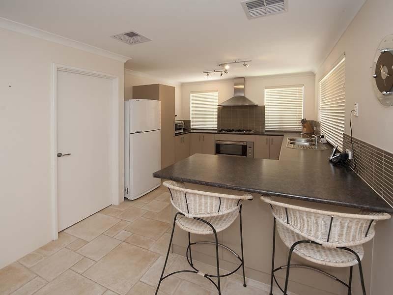9 Longview Way, The Vines WA 6069