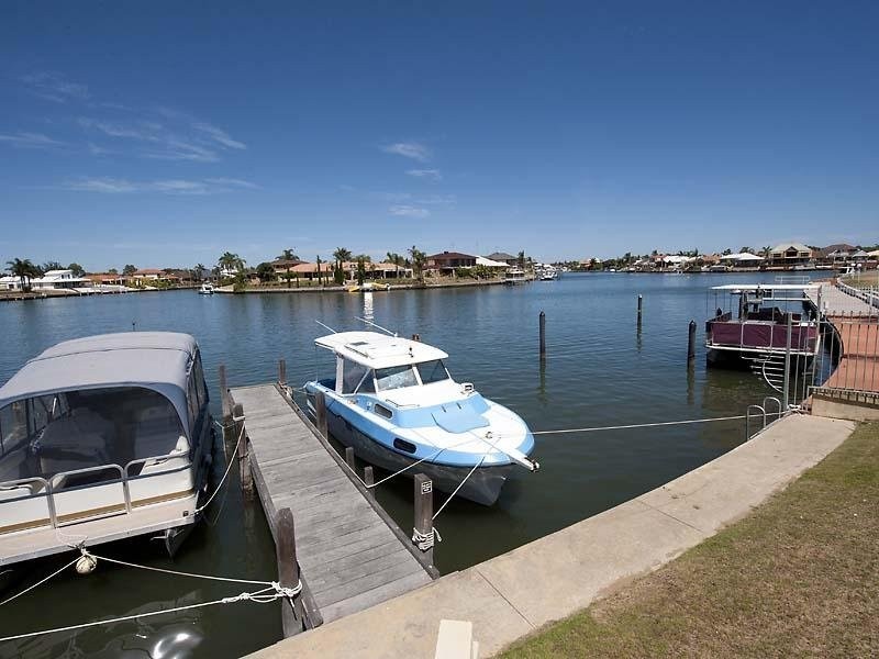 2/1 Waterside Drive, Dudley Park WA 6210