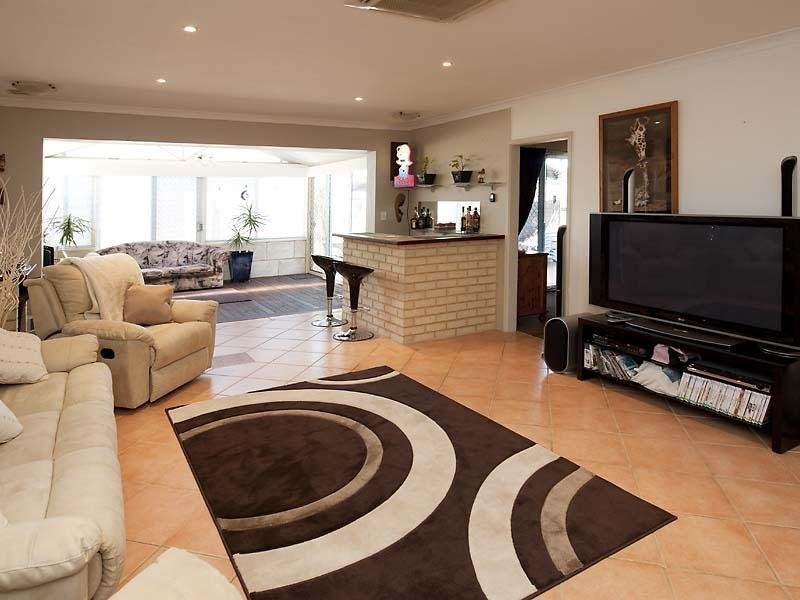 2/1 Waterside Drive, Dudley Park WA 6210