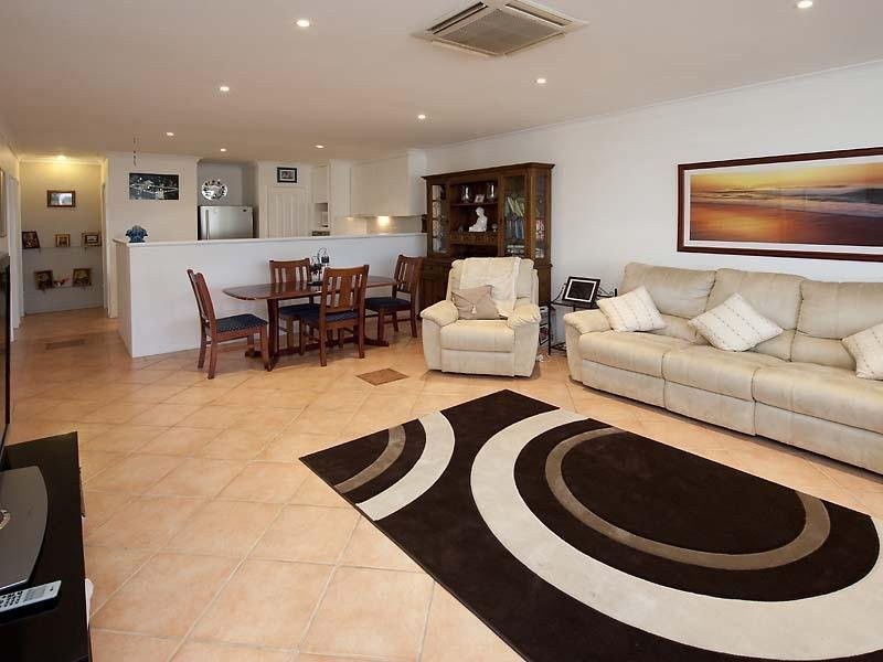 2/1 Waterside Drive, Dudley Park WA 6210