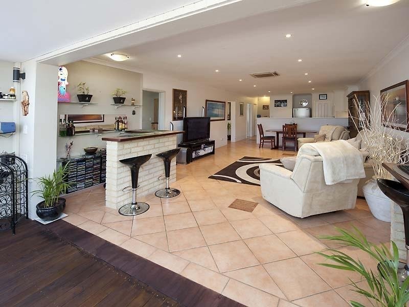 2/1 Waterside Drive, Dudley Park WA 6210