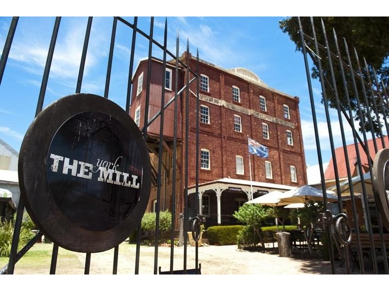 10 Henrietta Street, York WA 6302