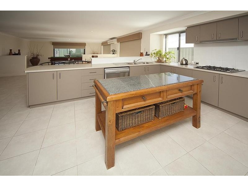 254 Adelaide Street, High Wycombe WA 6057