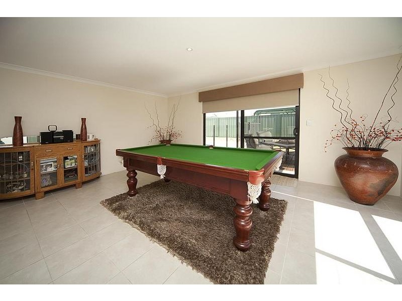 254 Adelaide Street, High Wycombe WA 6057