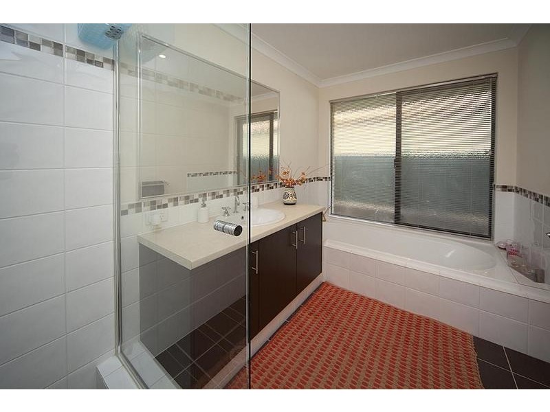 254 Adelaide Street, High Wycombe WA 6057