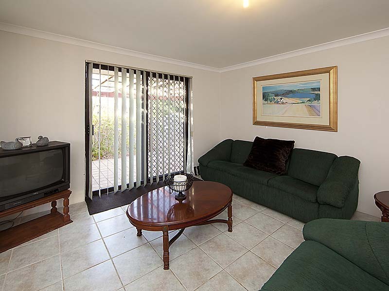 2/55 Durban Street, Belmont WA 6104