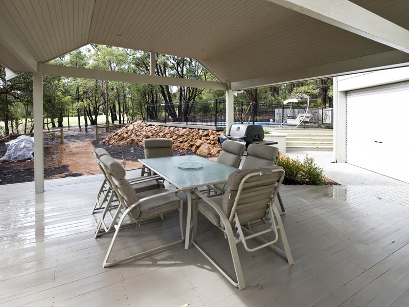 5 Country Club Avenue, Roleystone WA 6111