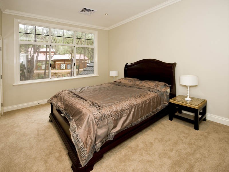 5 Country Club Avenue, Roleystone WA 6111