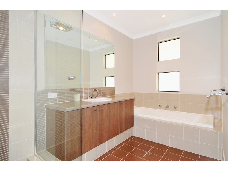 37 Erins Isle, Dudley Park WA 6210