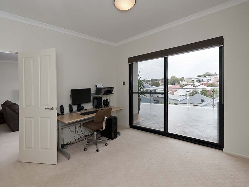9/1 Braid Street, Perth WA 6000