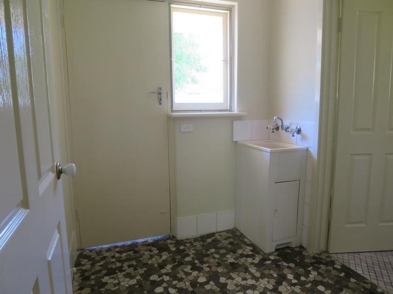 2 Copperwaite Road, Kardinya WA 6163