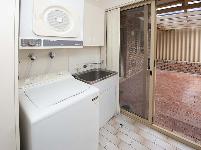 3/3 First Avenue, Applecross WA 6153