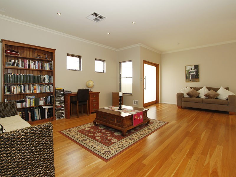 A/16 Simpson Road, Applecross WA 6153