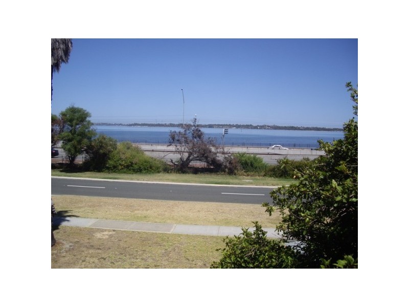 4/155 Melville Parade, Como WA 6152