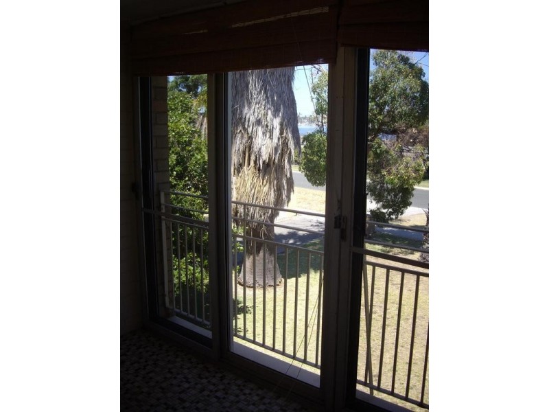 4/155 Melville Parade, Como WA 6152