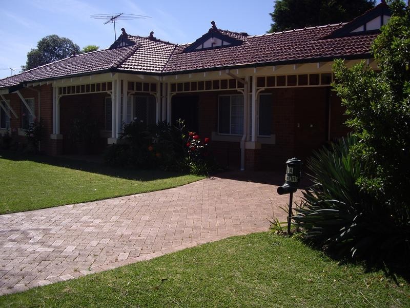 1A Jane Road, Applecross WA 6153